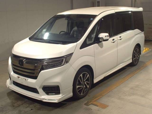 332 HONDA STEP WAGON RP3 2017 г. (TAA Kyushu)